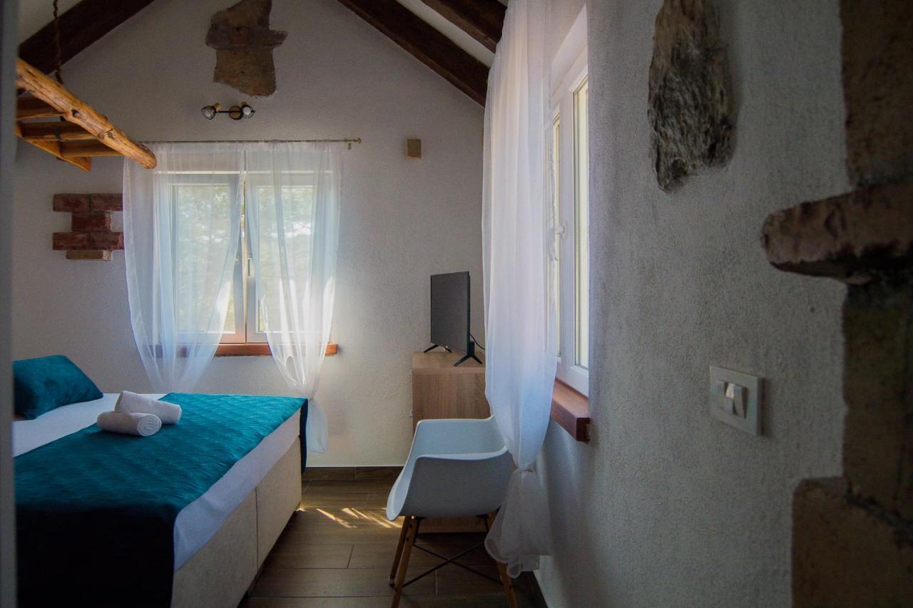 Holiday Home Moliva Donje Sitno Exterior foto
