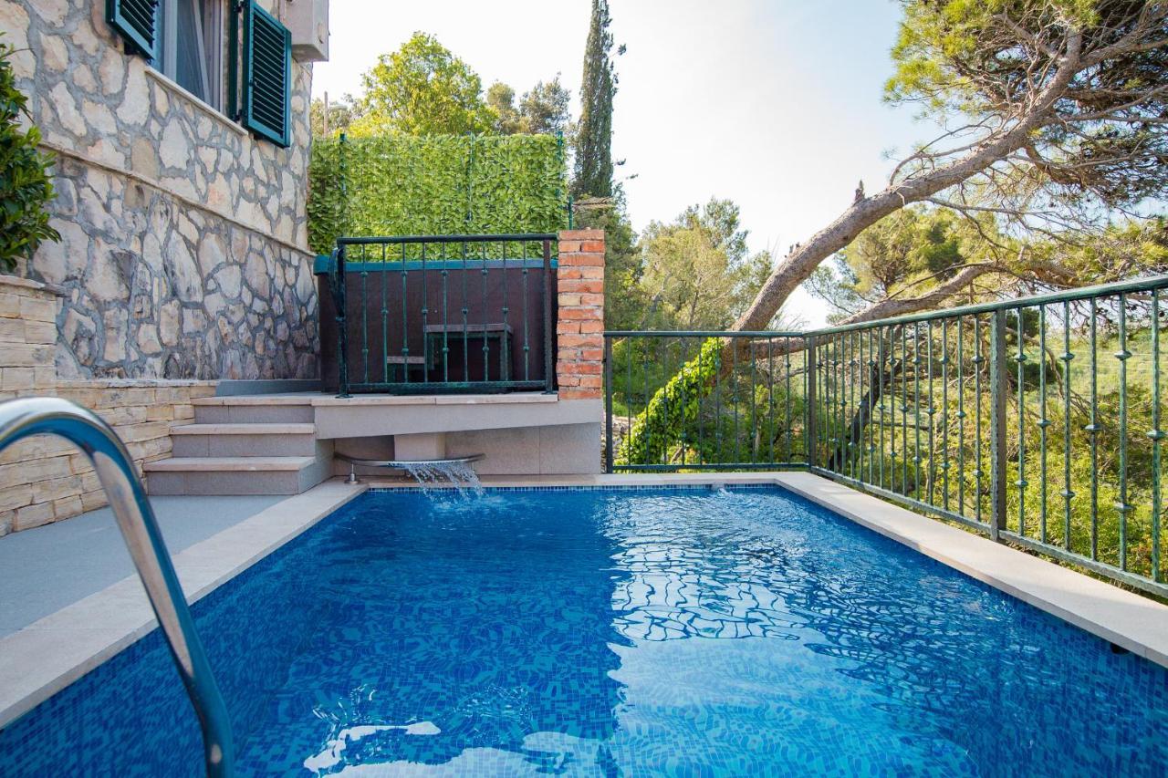 Holiday Home Moliva Donje Sitno Exterior foto